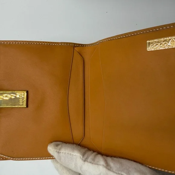 Gucci Beige Canvas Wallet with Tan Leather Trim and Gold Logo - Picture 6 of 8